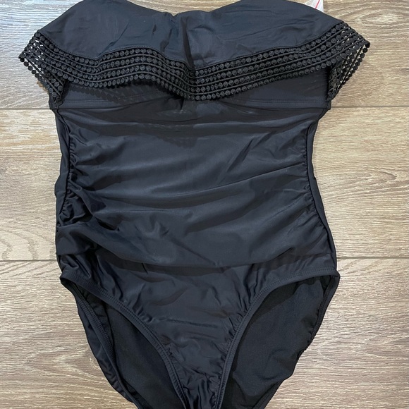 Kona Sol Bandeau One Piece Swimsuit Crochet Flounce Black Small swim 1222 - Picture 5 of 7